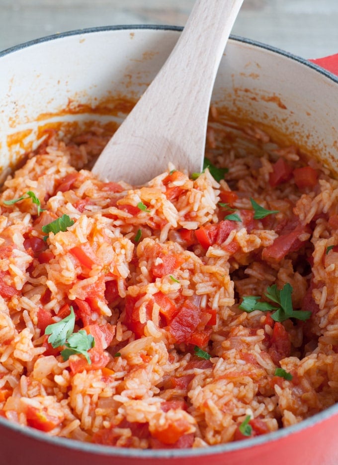 Tomato rice in a pot. 