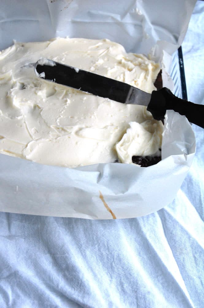 Amaretto brownie frosting layer