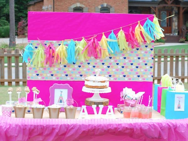 Dessert bar decorated in pink.