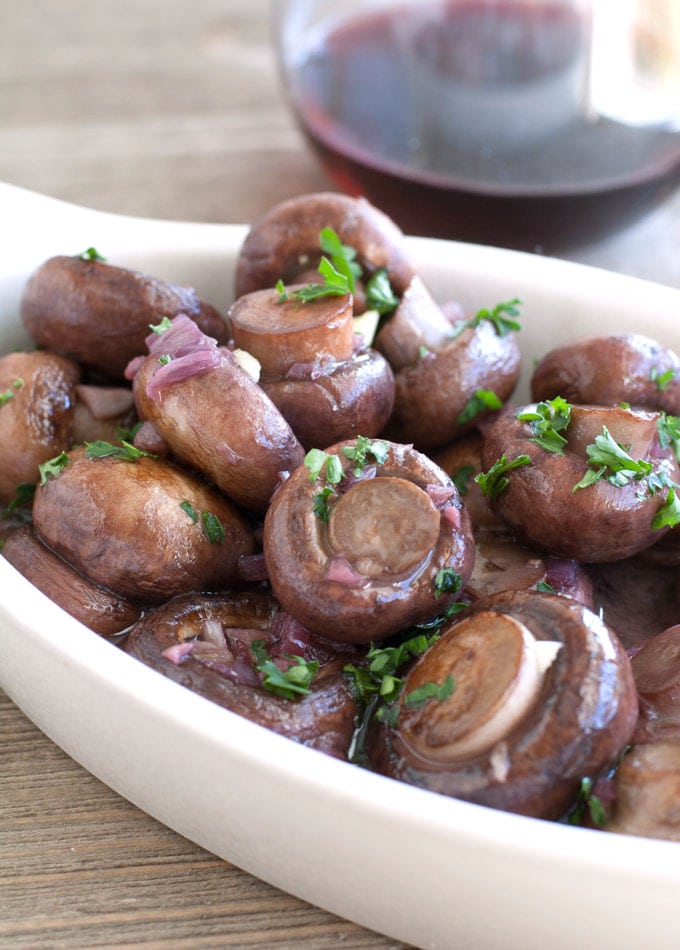 Red wine and garlic mushrooms 