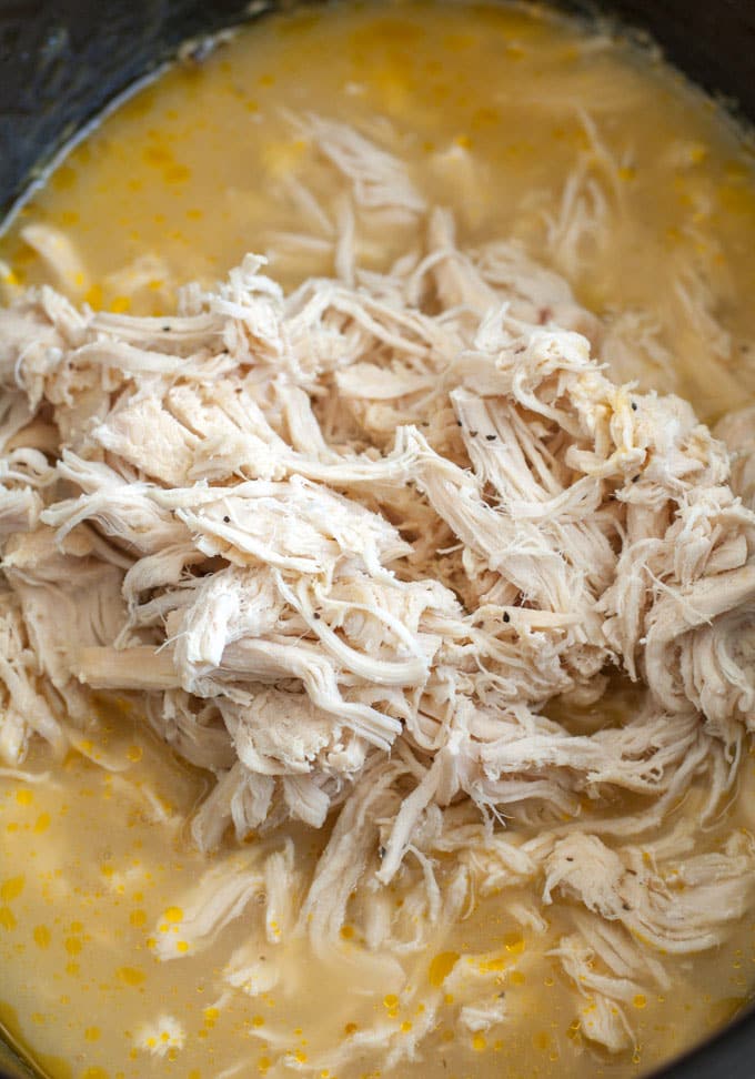 Shredded chicken in slow cooker