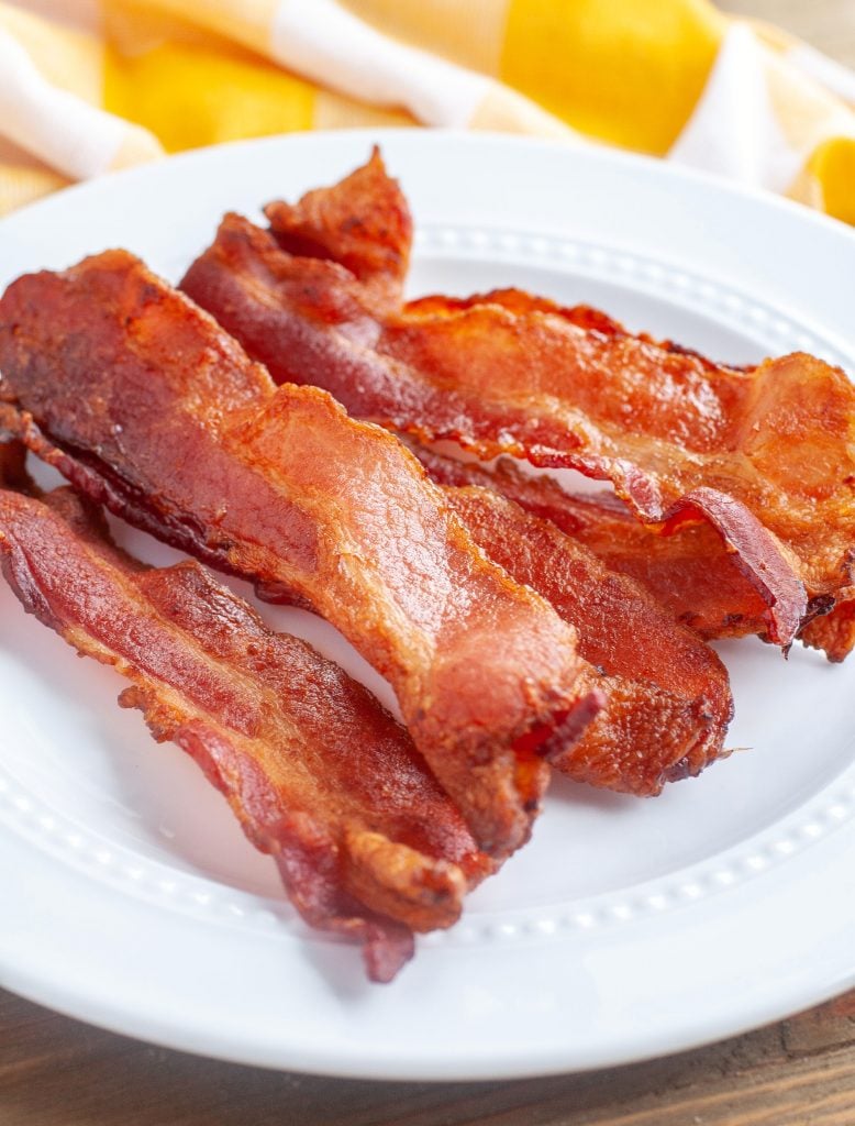 air fryer bacon Air fryer bacon on a plate