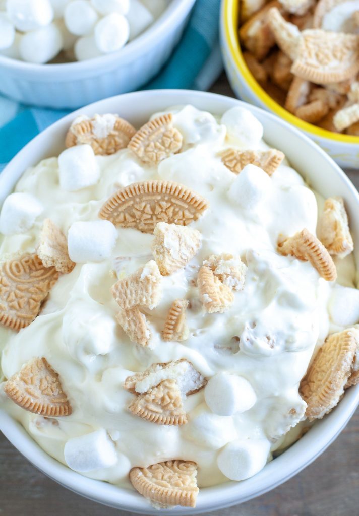 A bowl of Oreo fluff with golden oreos