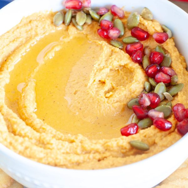 bowl of hummus