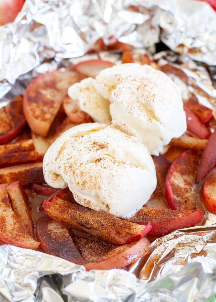  Apples with cinnamon and ice cream scoop on top