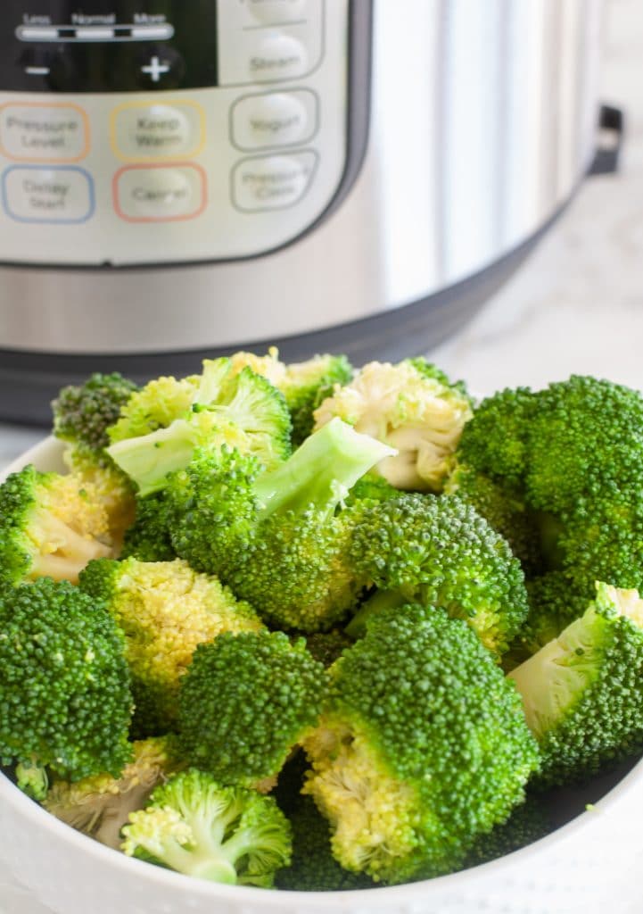 Bowl of broccoli and Instant Pot