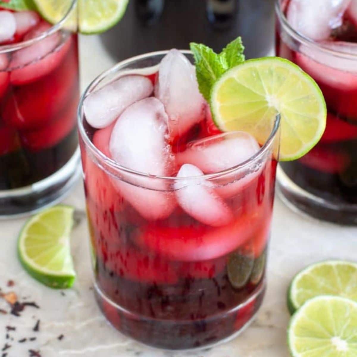 Glass of sweet tea with a slice of lime.