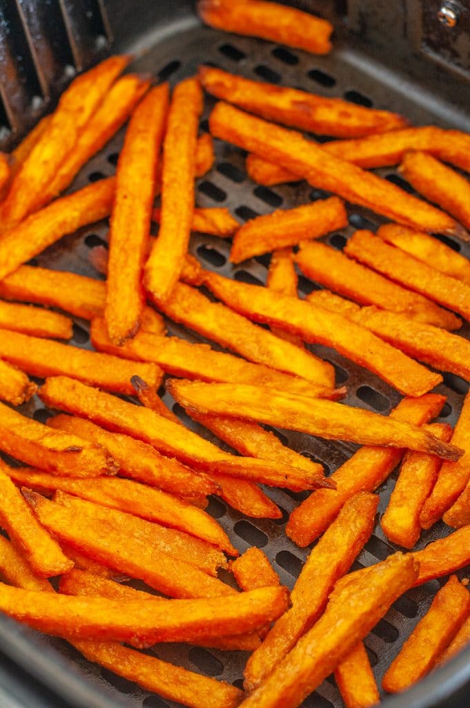 Cooked fries in air fryer. 