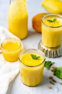 Mango drink in a glass.