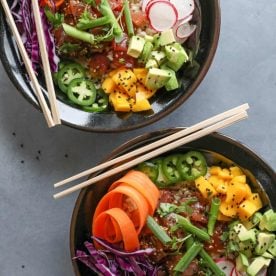 Poke bowls with vegetables and tuna.