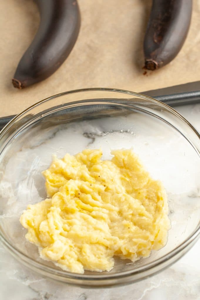 Bowl of mashed bananas.