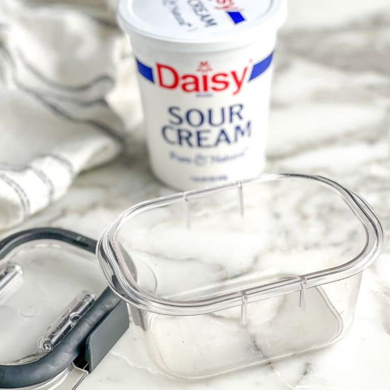 Can You Freeze Sour Cream? Shelf Life, How To Thaw, 4 Uses