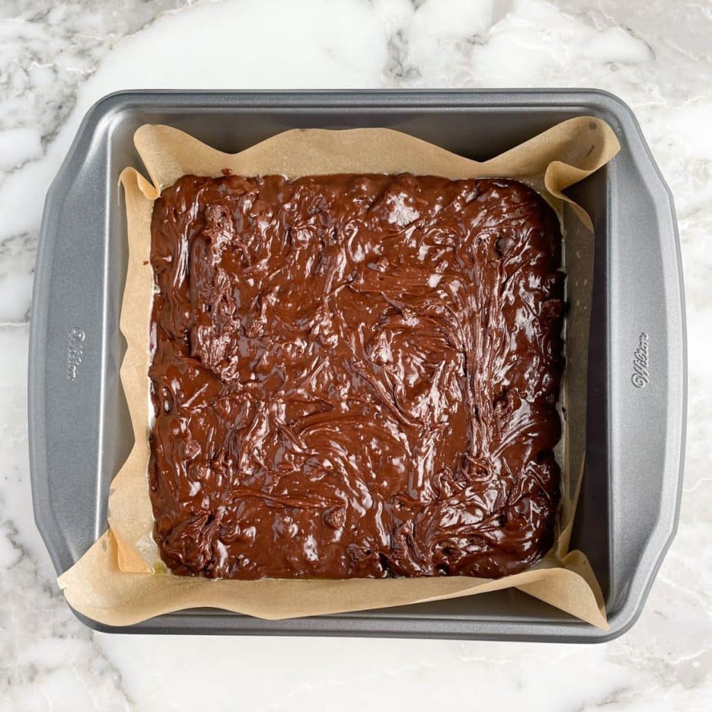 Pan filled with brownie batter. 