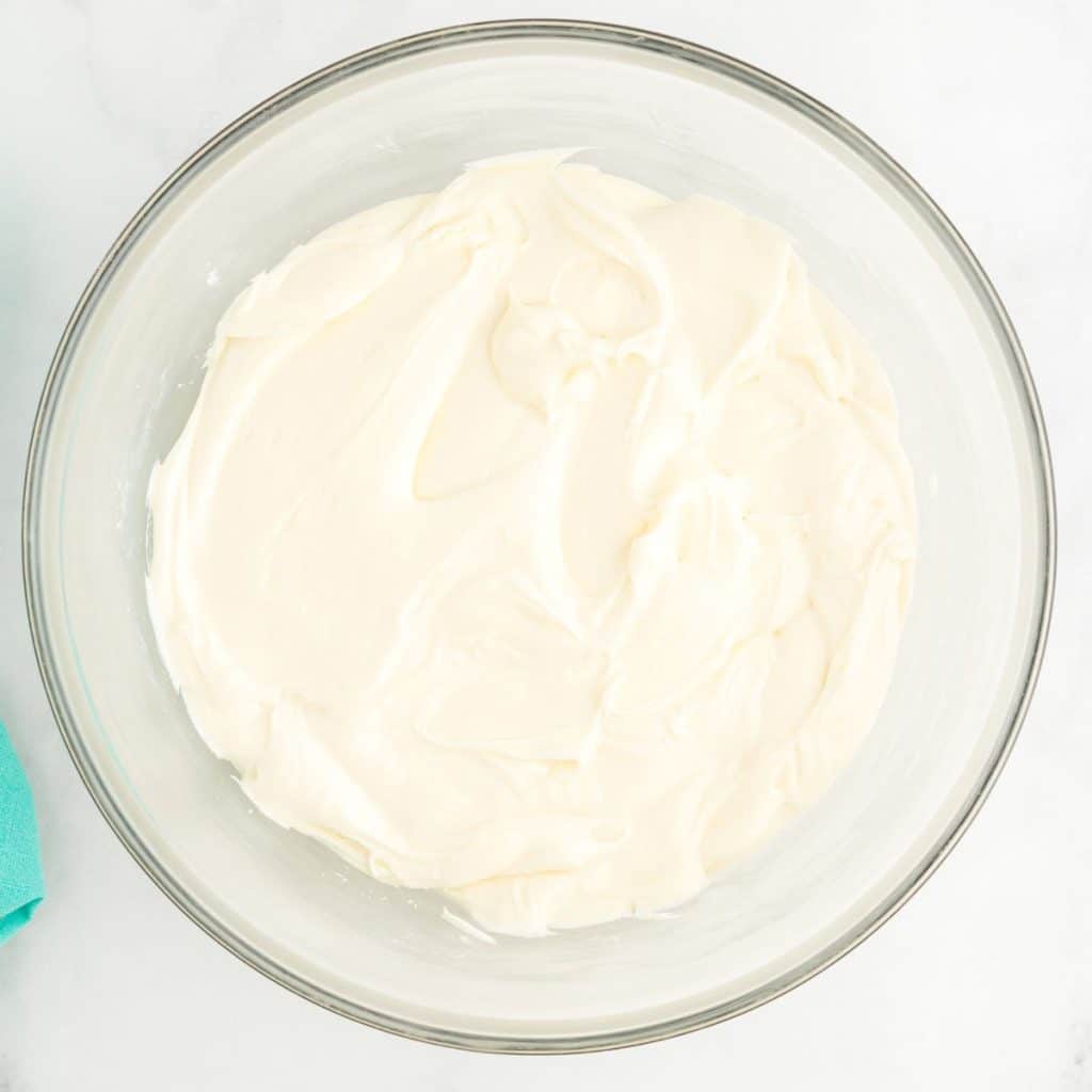 Bowl of white frosting.