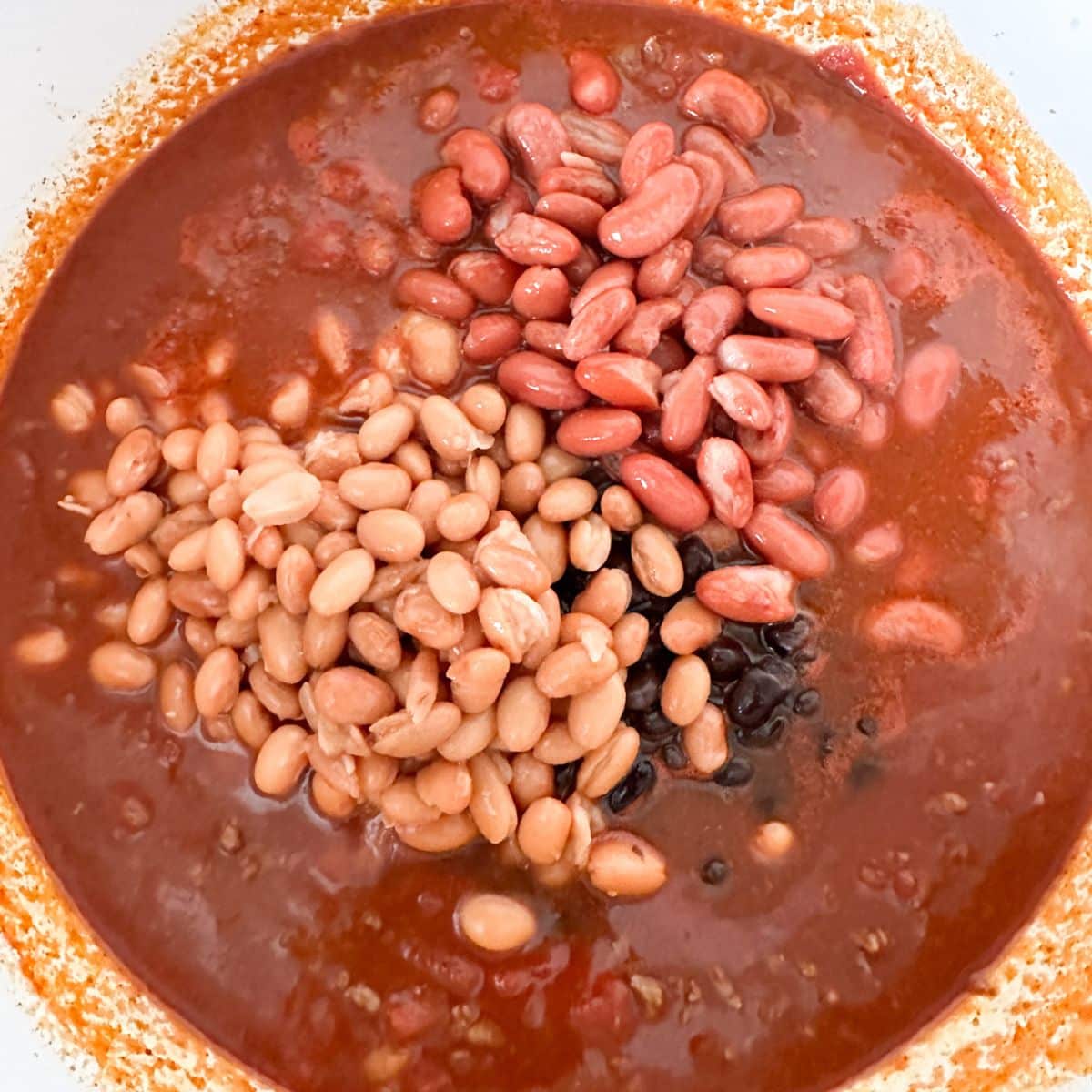 Pot with ground beef and beans. 
