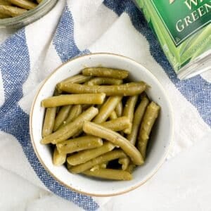 Bowl of seasoned green beans.