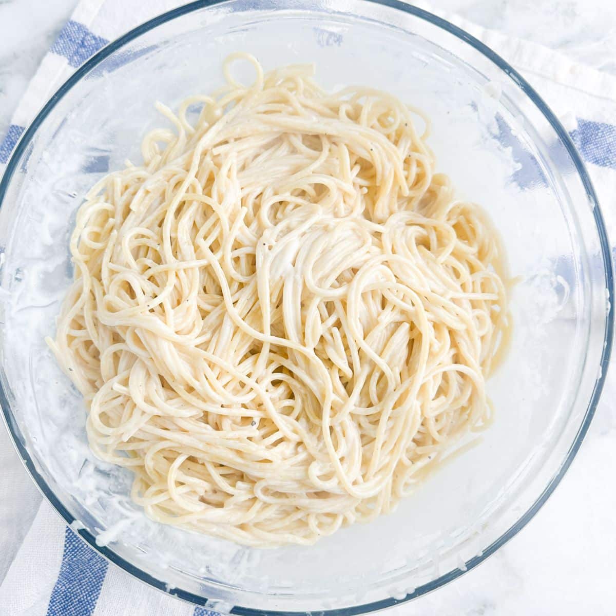 Bowl of alfredo spaghetti.