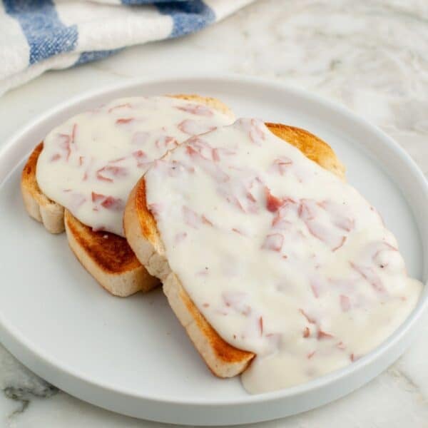 Toast topped with creamed chipped beef.