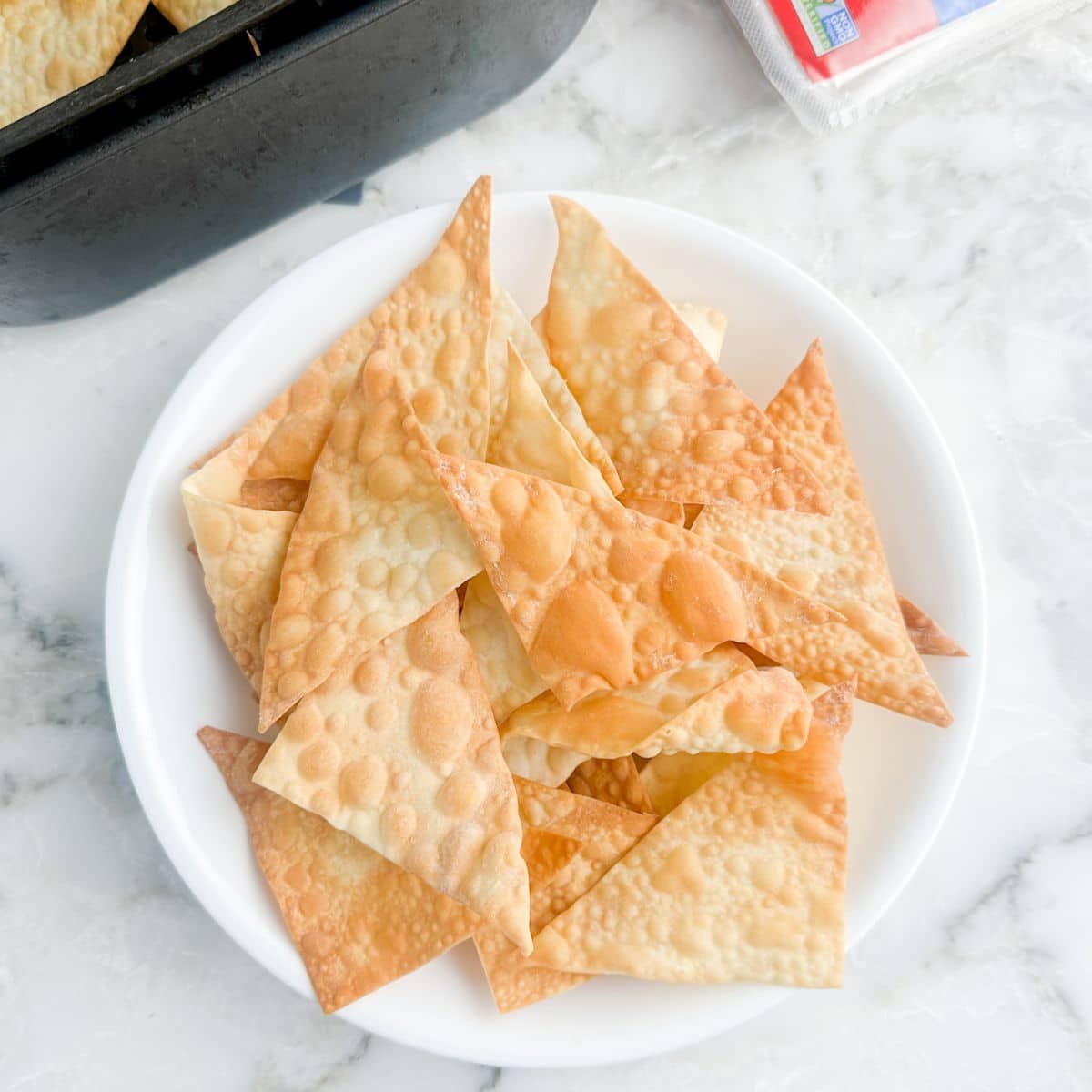 Bowl of wonton chips.