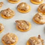 Tray of dandy do Ritz cookies.